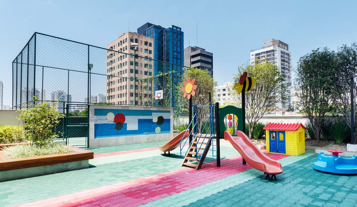 splendor-brooklin-playground-big-1